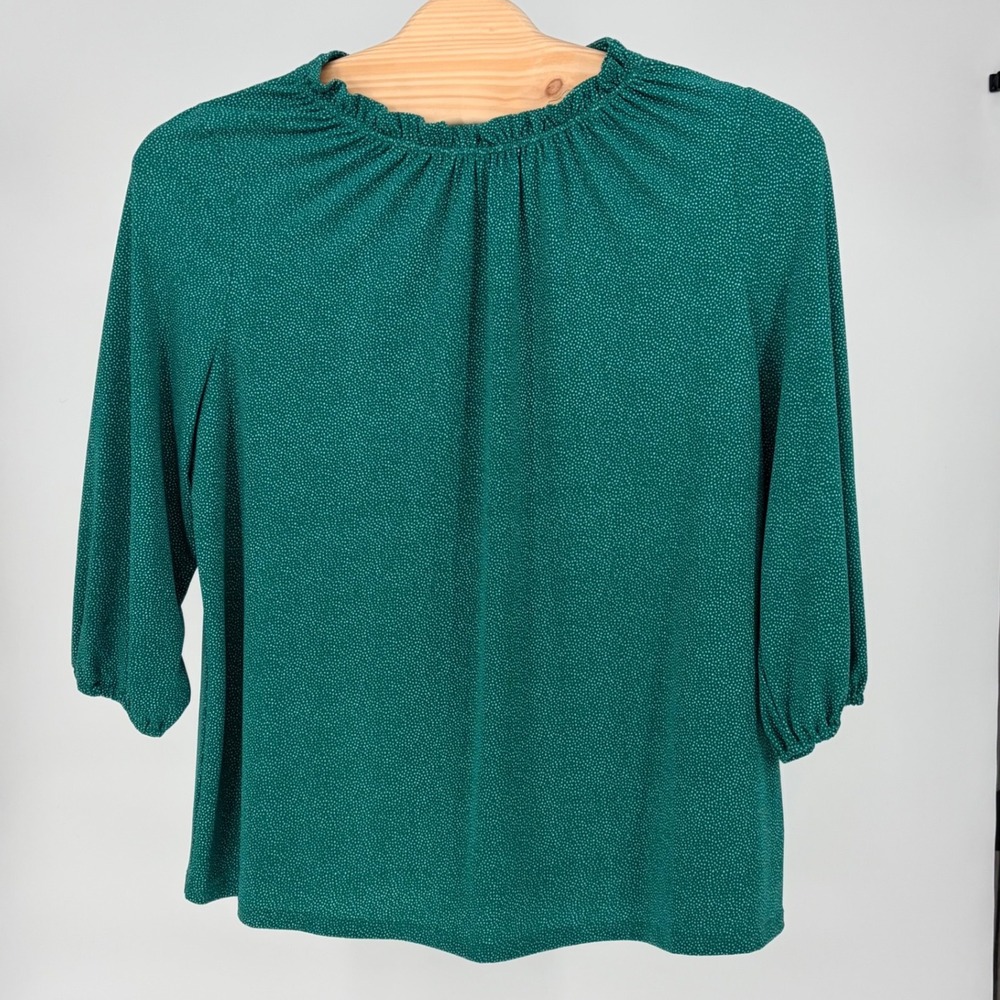 Adrianna Papell Blouse 2X Green Dotted Ruffle Neck 3/4 Sleeve Keyhole Back Top